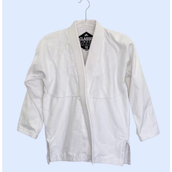 Classic Kimono Martial Arts White Top Size Y2 Pre-Shrunk White Cotton/Poly Blend - Picture 1 of 9